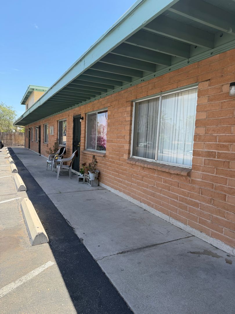 Tucson Apartment: 1502 N Craycroft Rd