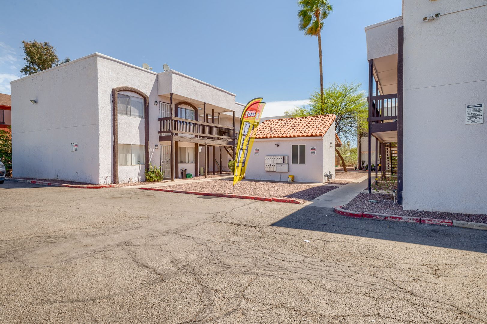Tucson Apartment: 114 E Mohave Rd