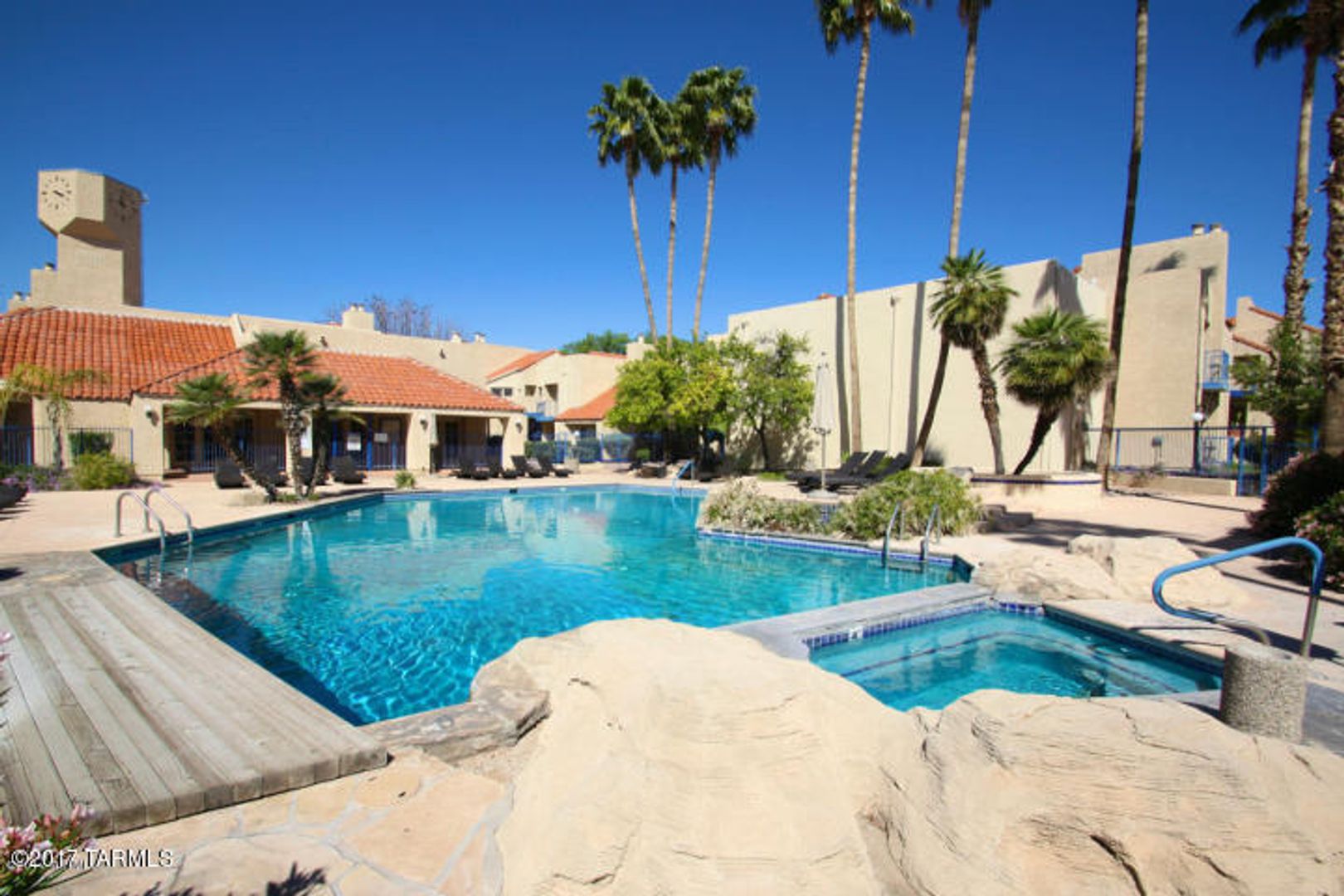 Tucson Condo: 1200 E River Rd #K139