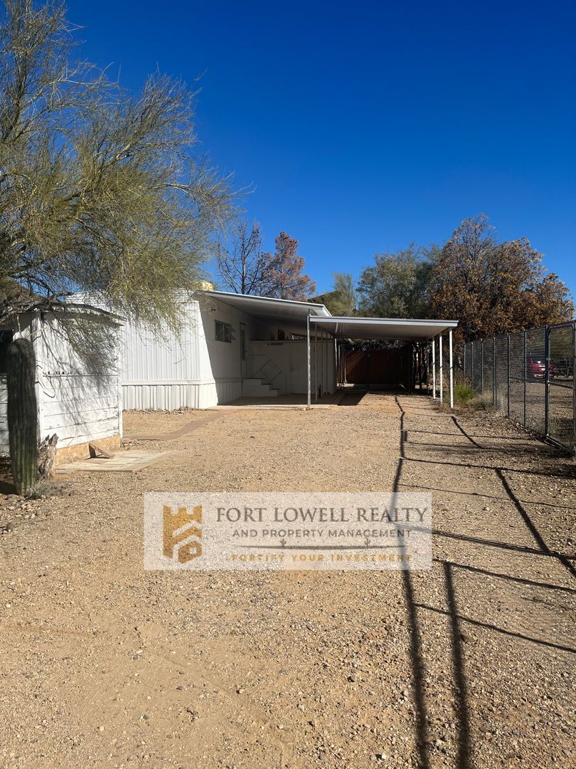 Tucson House: 2747 S. Kinney Rd