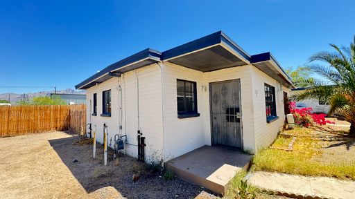 Central (Fort Lowell and Dodge) 1 bedroom duplex, fully remodeled in small complex! – photo 1