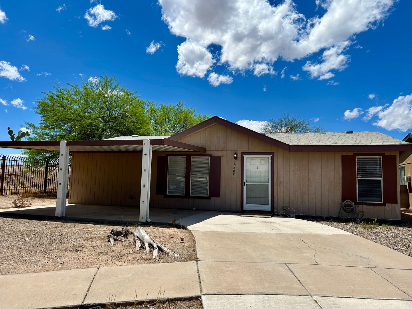 Tucson House: 6288 S Flowing Water Pl