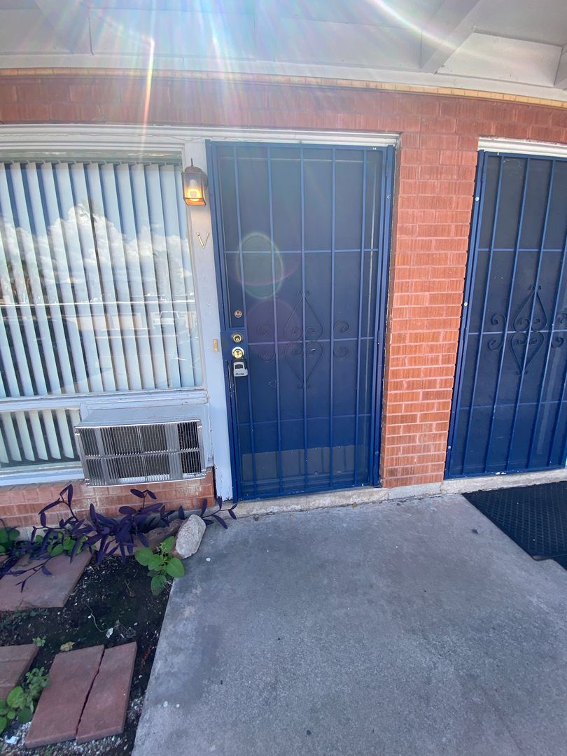 Tucson Apartment: 1302-1350 N Craycroft Rd
