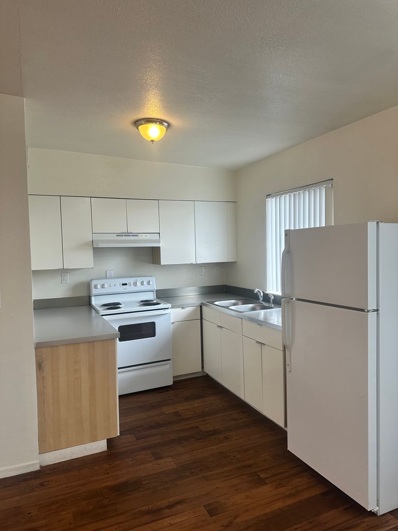 Tucson Apartment: 811 N Alvernon Way