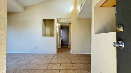 Central 2 bedroom condo, near U of A and UMC! – photo 1