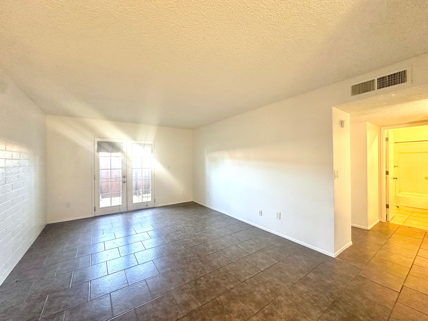 Tucson Apartment: 8750 E Cooper St