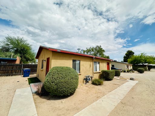 1 Full Month Free Move In Special! Spacious Studio Available Now! Great Community! – photo 1