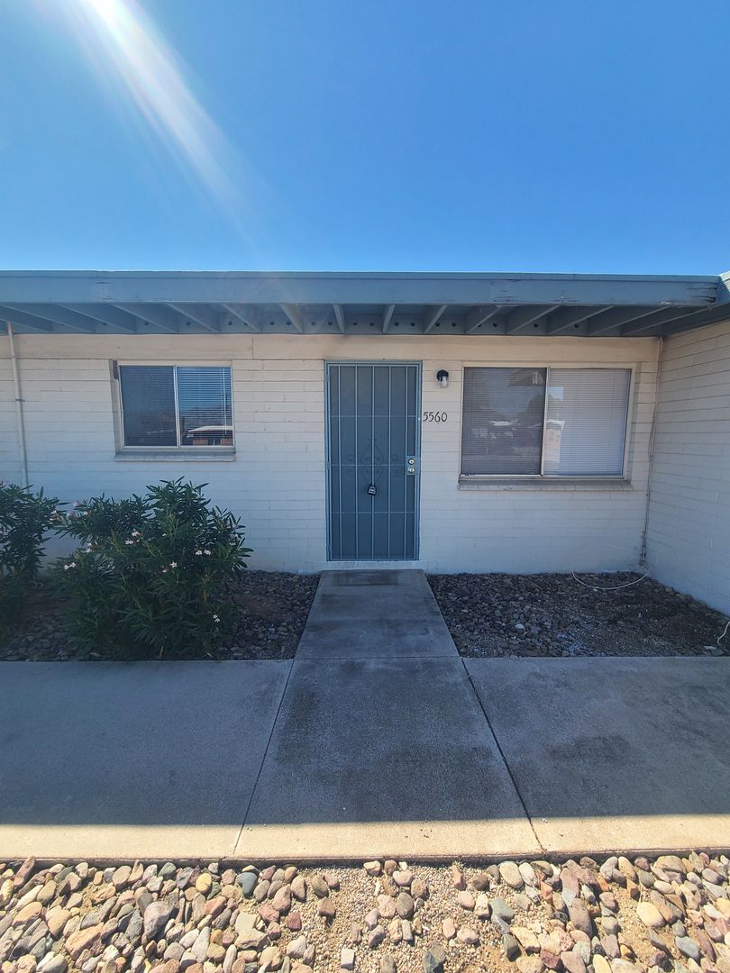 Tucson Apartment: 5550 E Bellevue St