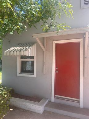 STUDIO ALL Utilities INCLUDED ONLY $875.00 MOVE IN SPECIALS – photo 1