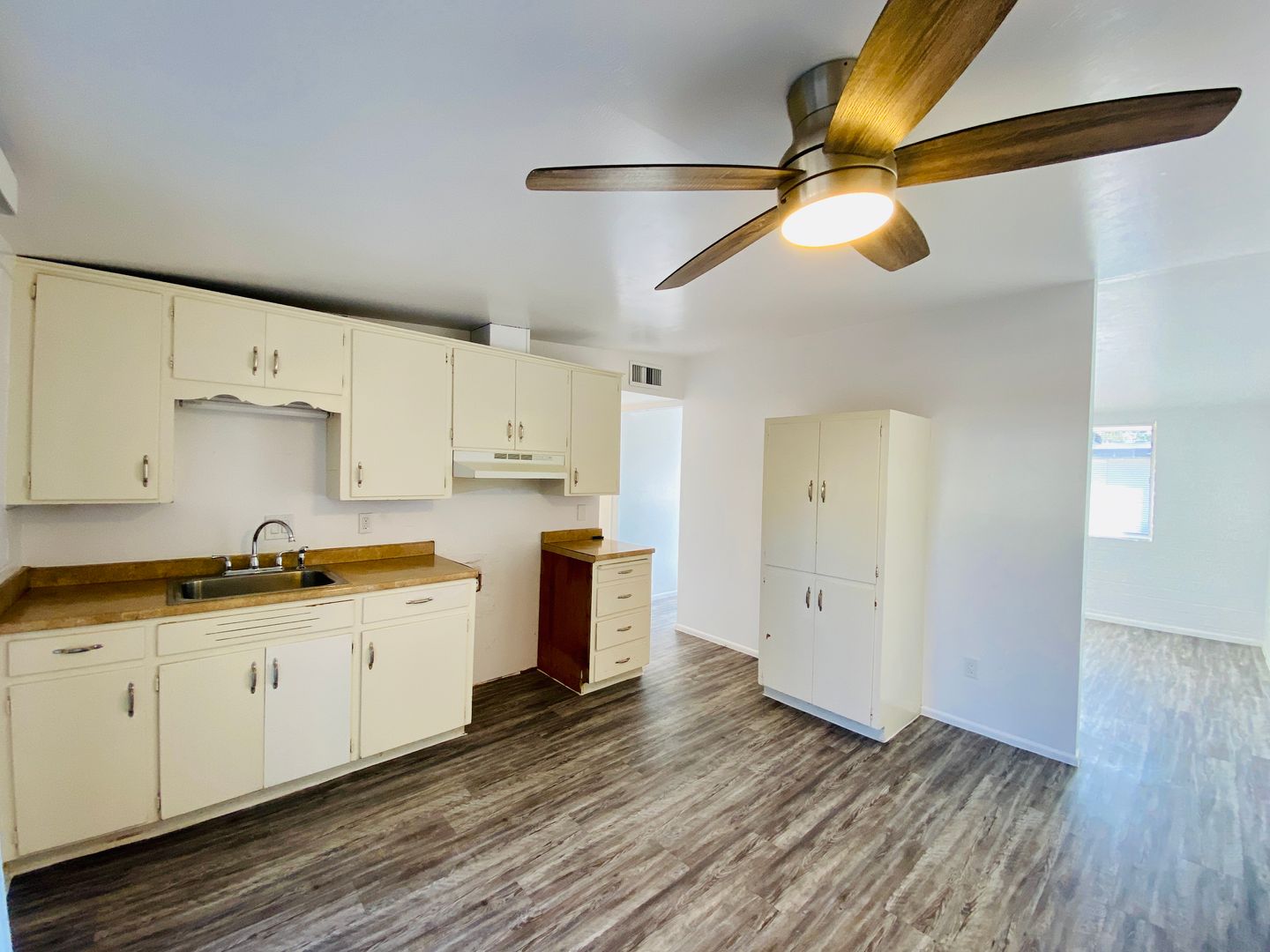 Tucson Apartment: 1401 E Adelaide Dr