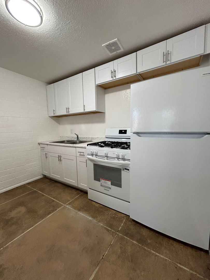 Tucson Apartment: 201-211 W Kelso St