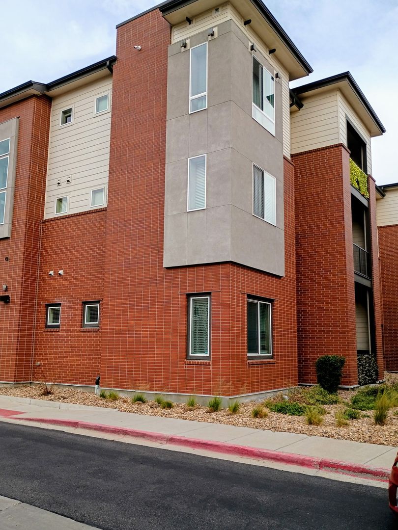 Aurora Condo: 14301 E Tennessee Ave