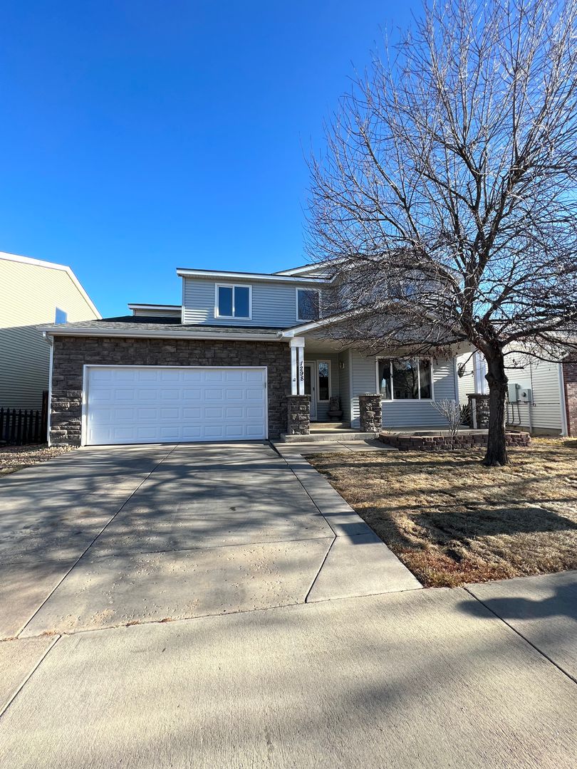Longmont House: 1298 Trail Ridge Rd