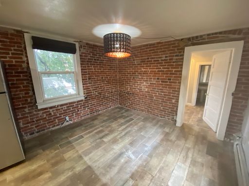 1 Bedroom Apartment in Uptown Neighborhood!! – photo 1