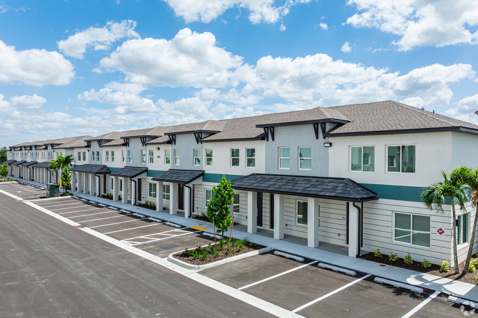 Naples Apartment: 3809 Azalea Park St.
