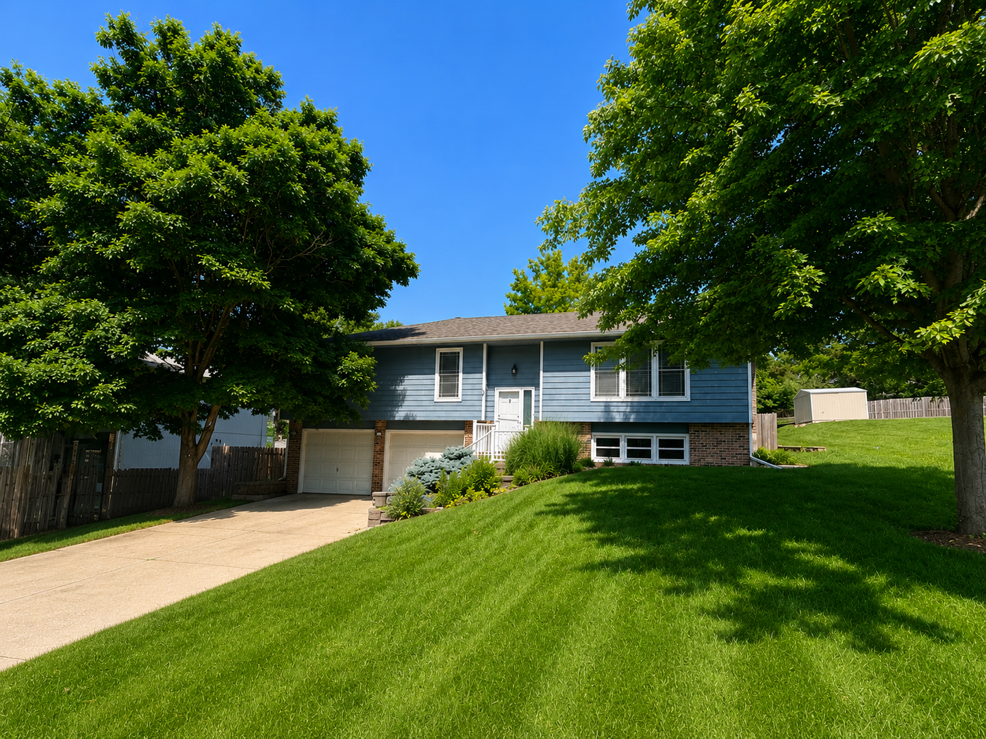 Manhattan House: 143 EJ Frick Drive