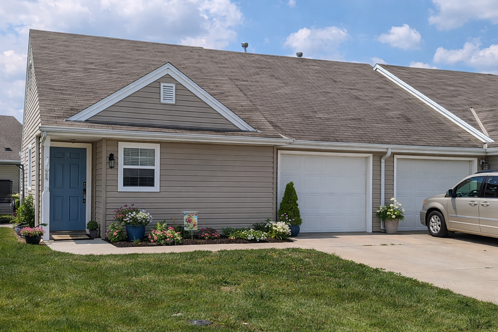 Manhattan Multiplex: 424-426 Brooklawn Ct - 424