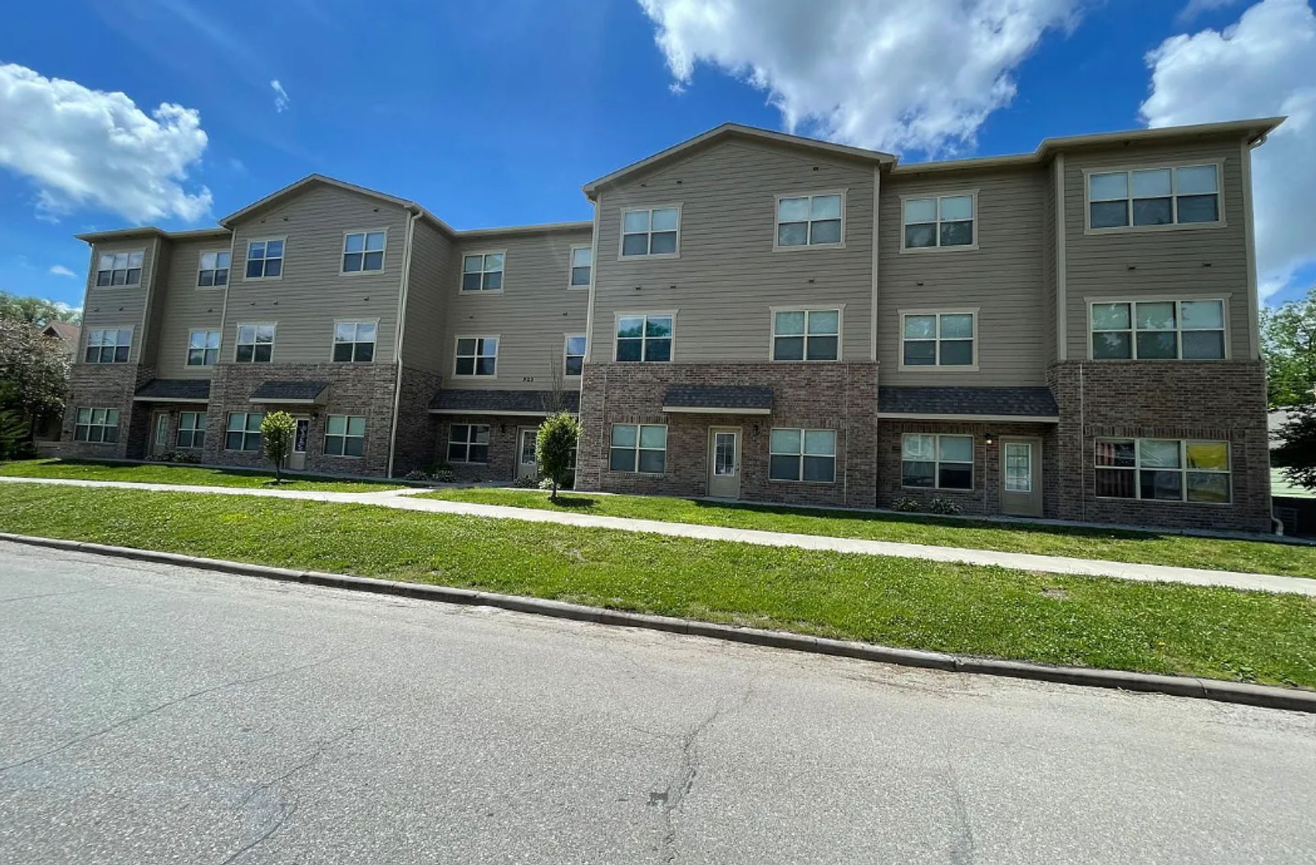 Manhattan Apartment: 923 Thurston Street - 14