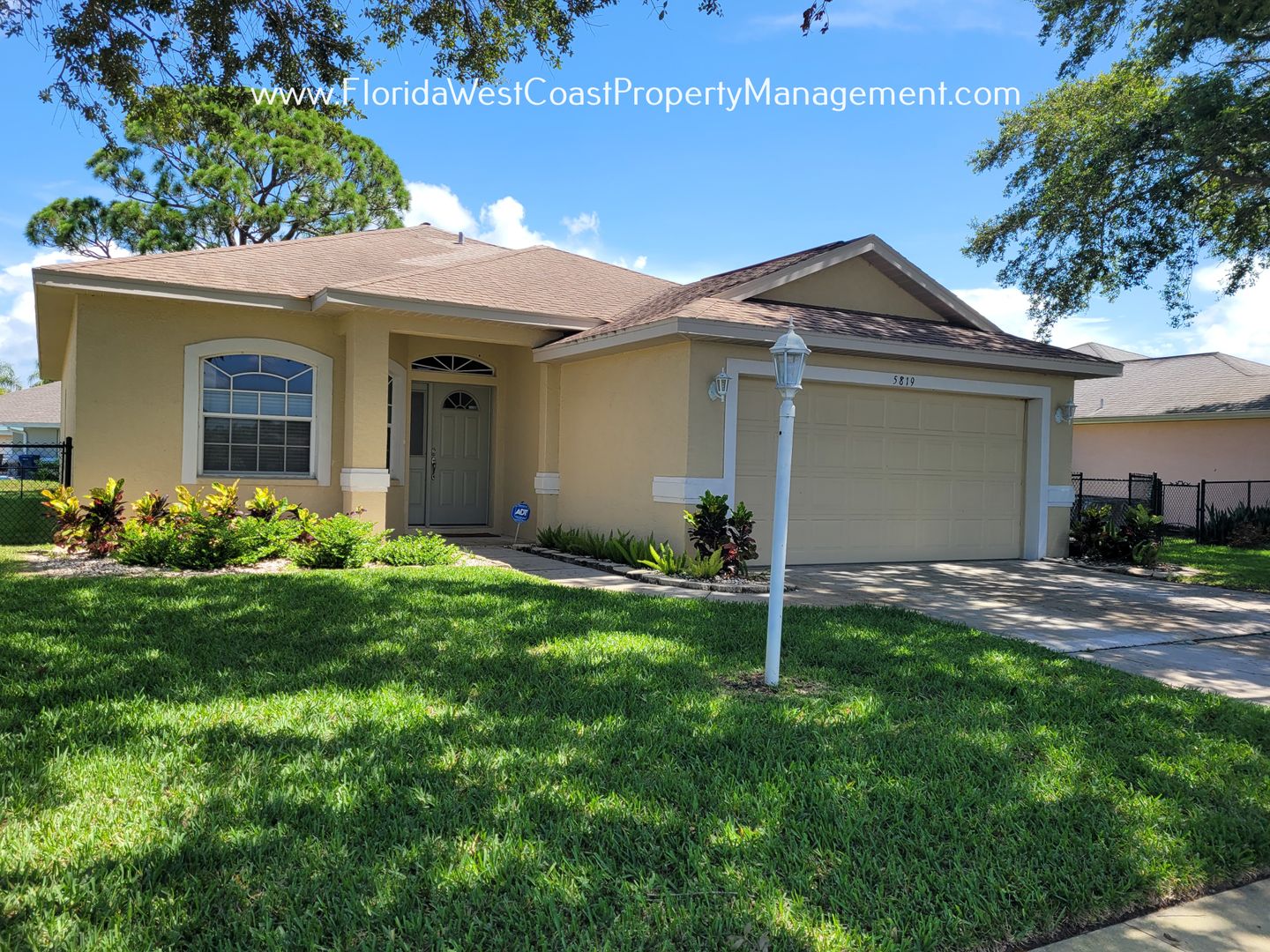 Bradenton House: 5819 28th Lane E