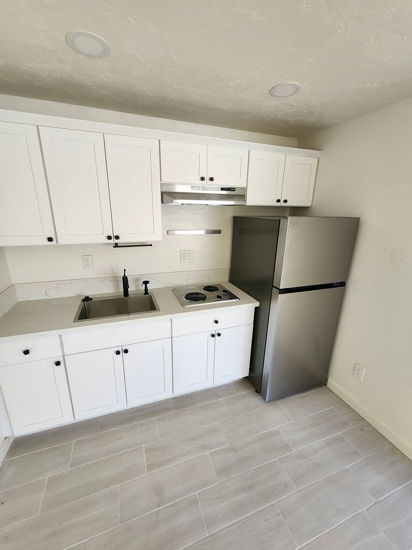 San Diego Apartment: 4472 & 4484 Felton St