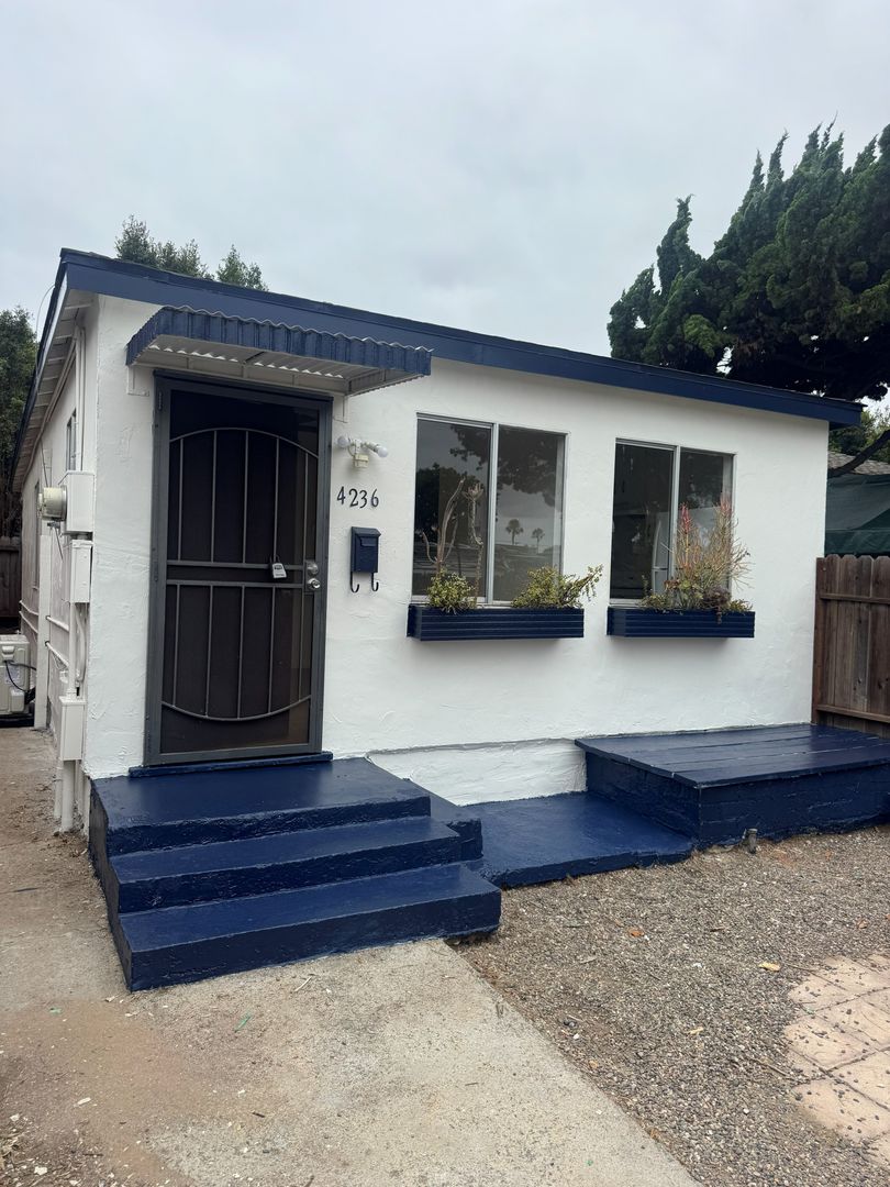 San Diego Apartment: 4236 - 4238 Ingraham Street