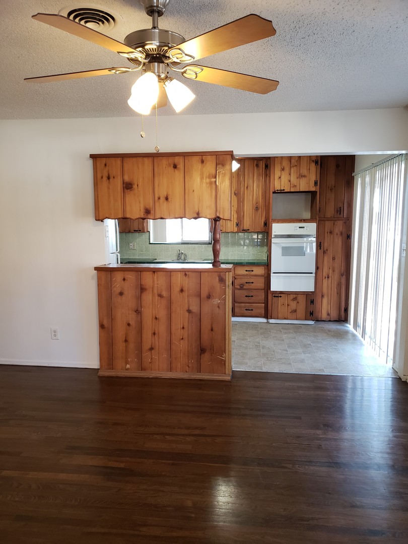 La Mesa Apartment: 3702-3704 Jill Lane