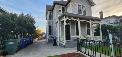 Victorian Charm w/ view of Coronado Bridge! – photo 1