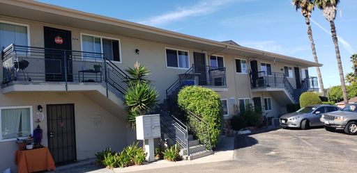 $500 REBATE! Spacious end unit on cul-de-sac in La Mesa! (Schoolridge) – photo 1