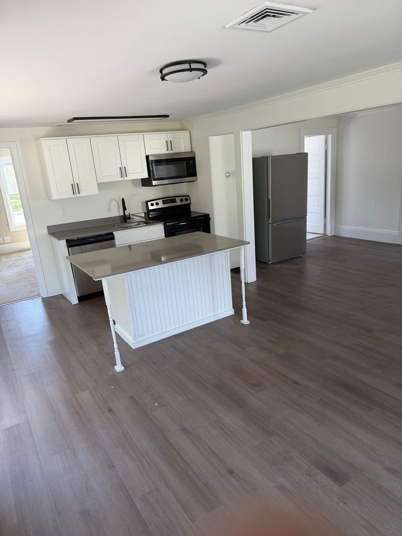 Nashua Apartment: 20 Orange Street
