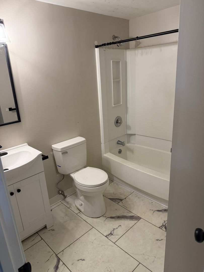 Nashua Apartment: 38 Lowell Street