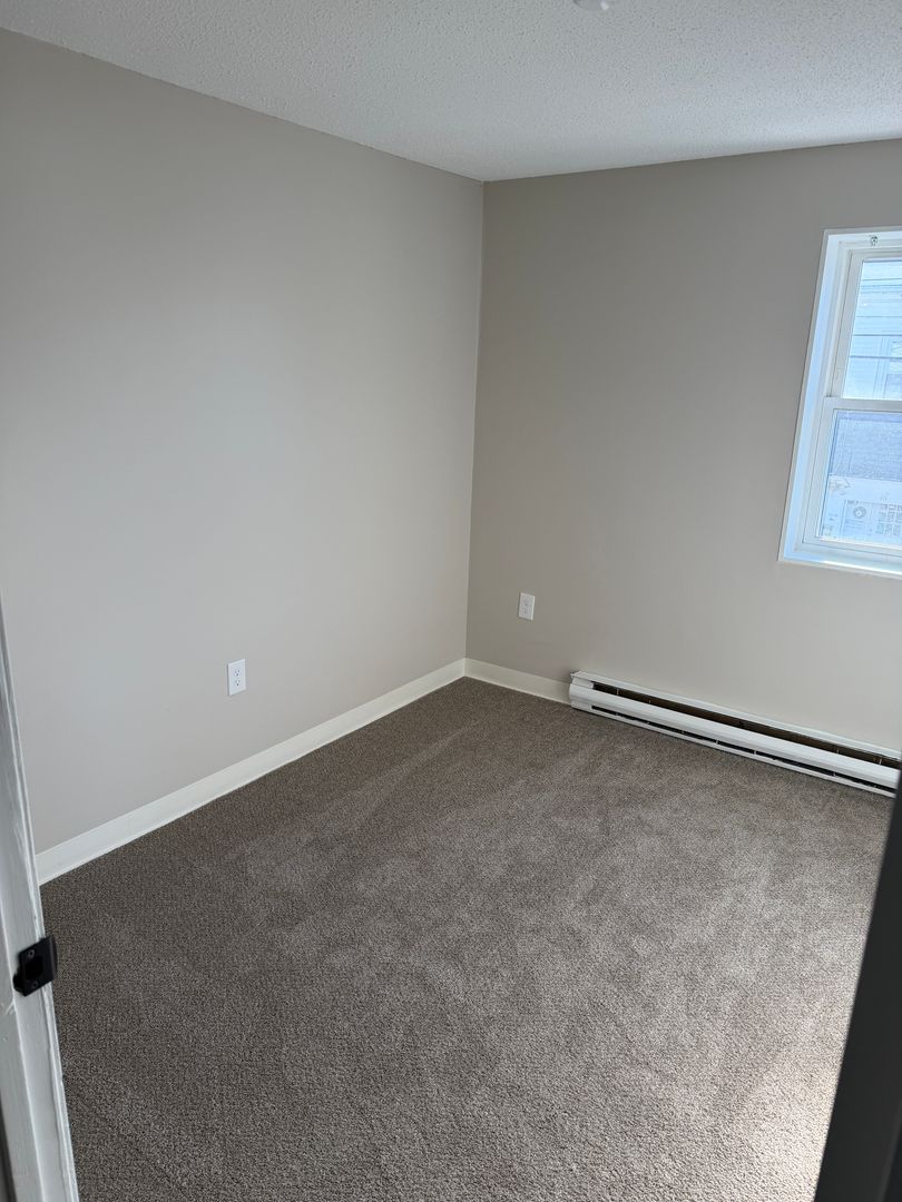 Nashua Apartment: 38 Lowell Street