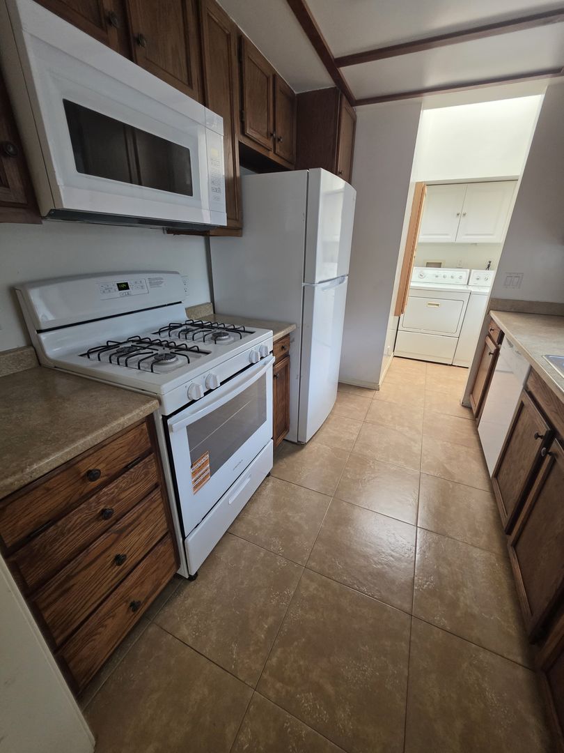 NORTH HOLLYWOOD Apartment: 5032-5036 DENNY AVE.