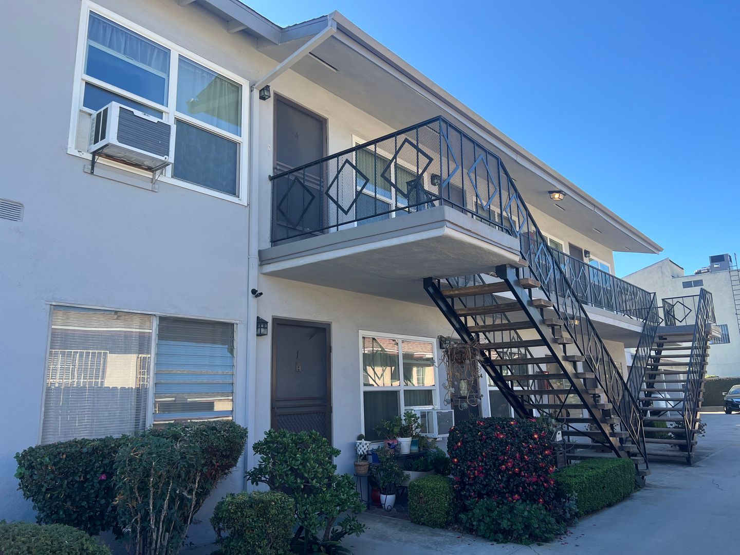 ALHAMBRA Apartment: 431 S. CHAPEL AVE