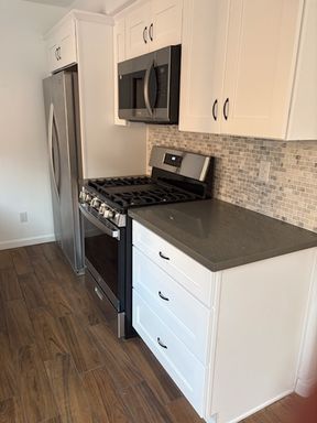 Newly remodeled 2 bedroom 1 bathroom 1st floor apartment in Chinatown Downtown Los Angeles. – photo 1
