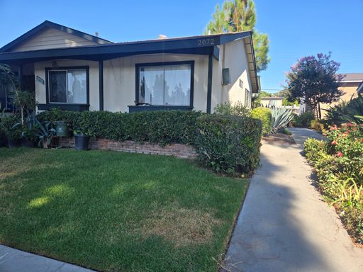 Spacious 2Bed/1Bath Apartment in Anaheim – photo 1