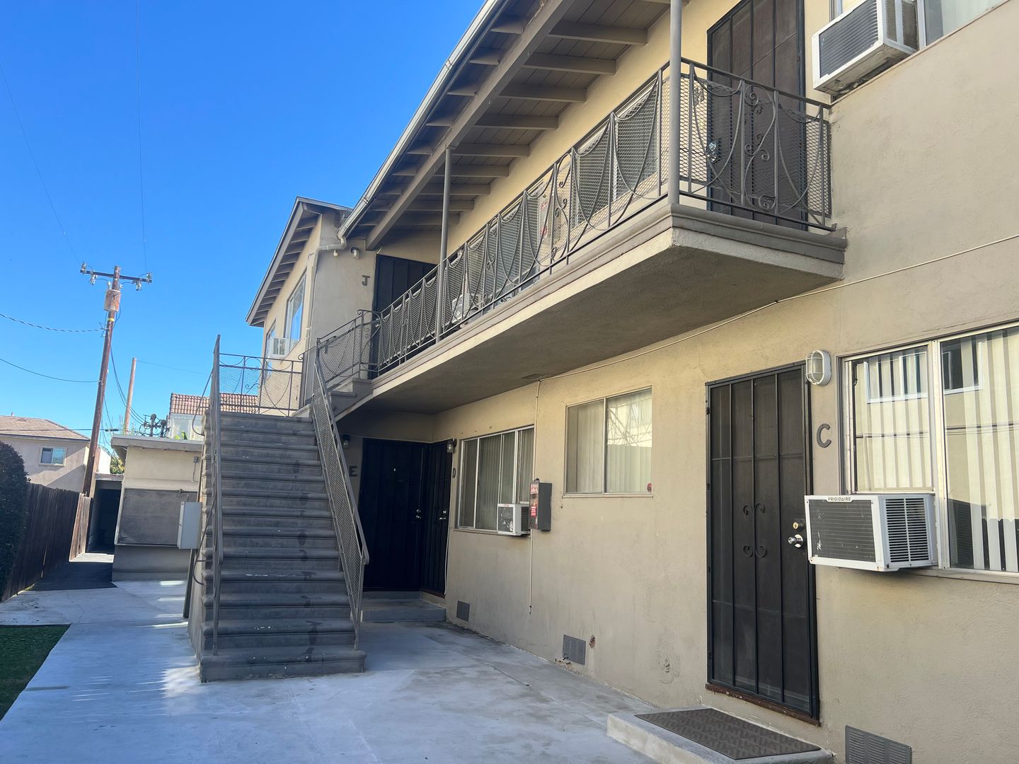 MONTEREY PARK Apartment: 214 N NICHOLSON AVE.