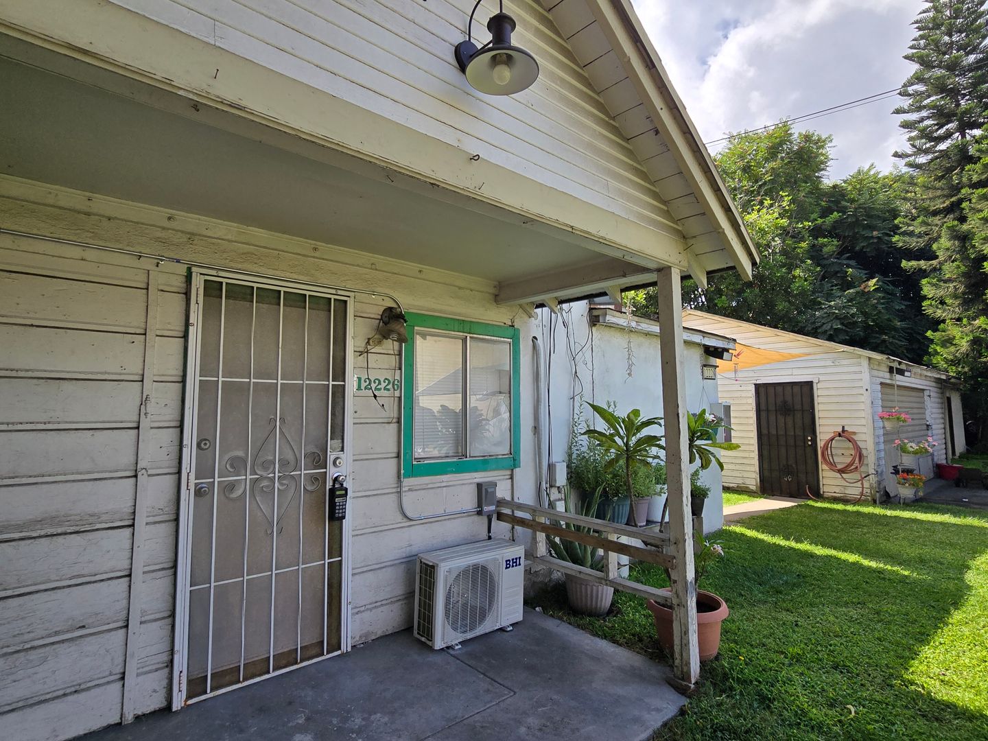 EL MONTE Apartment: 12226-12238 VALLEY BL.