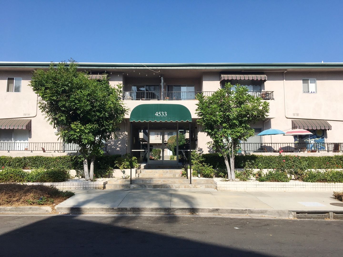 SHERMAN OAKS Apartment: 4533 COLBATH AVE