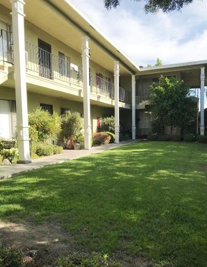 Charming 1 Bed / 1 Bath Downstairs Apartment in Whittier