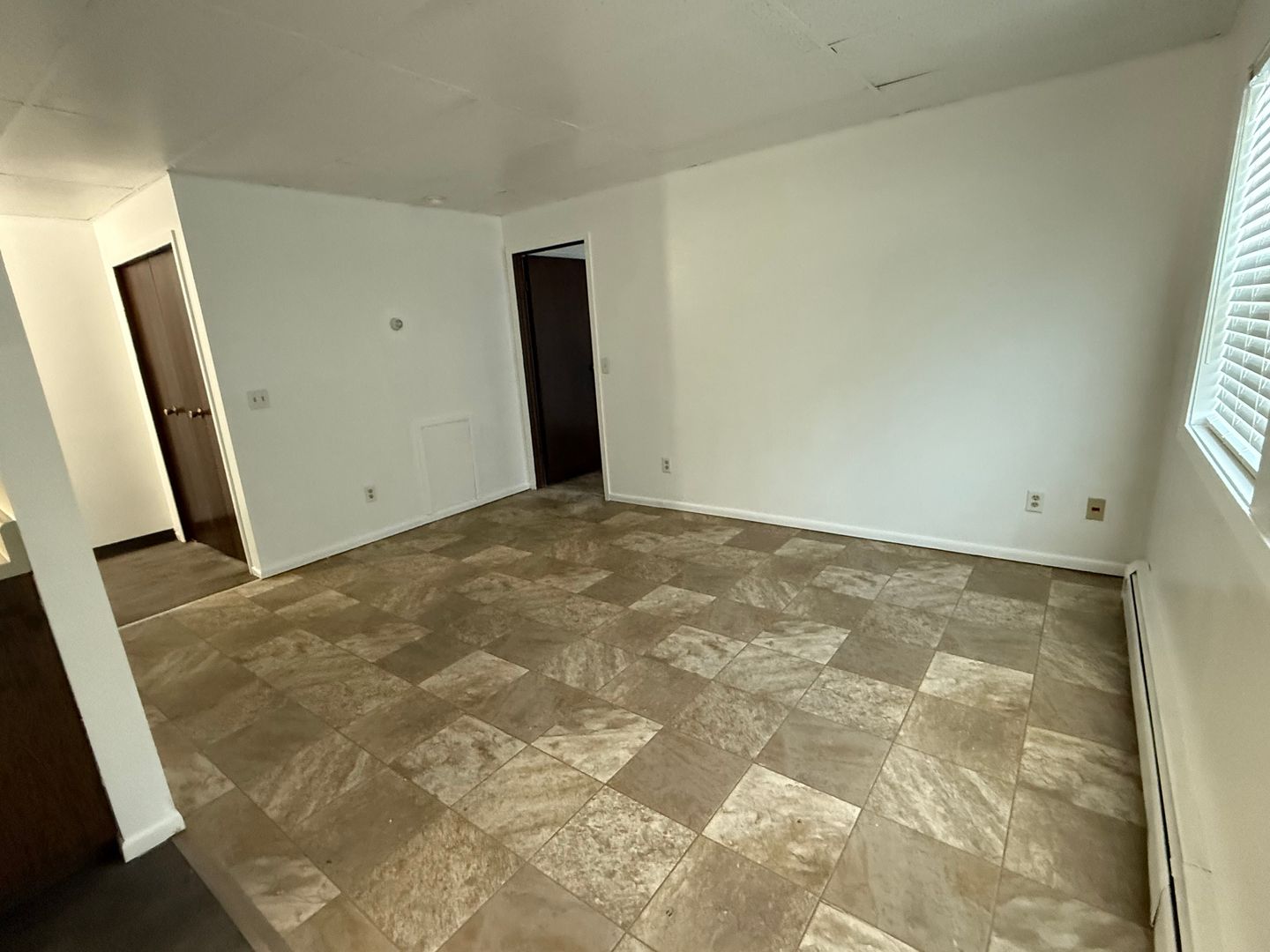 Watford City Apartment: 604 2nd Ave SE