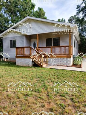 Updated 3BR/2BA Home with Modern Kitchen & Convenient Location! – photo 1