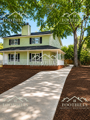 2-Bedroom, 1.5-Bath Home with Covered Porch & Fenced Backyard – photo 1