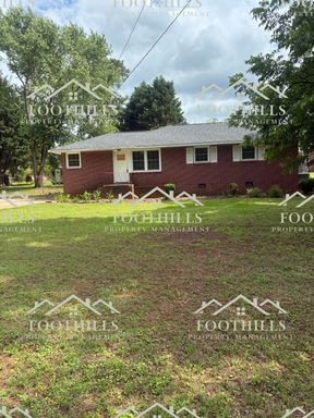 Freshly Updated 3-Bedroom Home Near Downtown Anderson – photo 1
