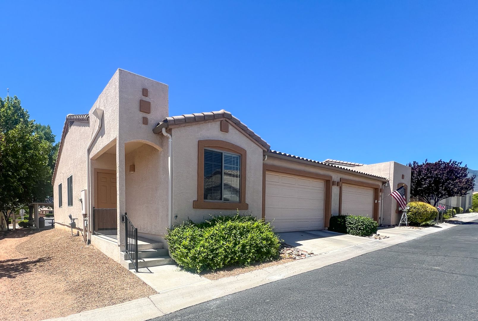 Cottonwood Townhome: 1715 Pinon Dr