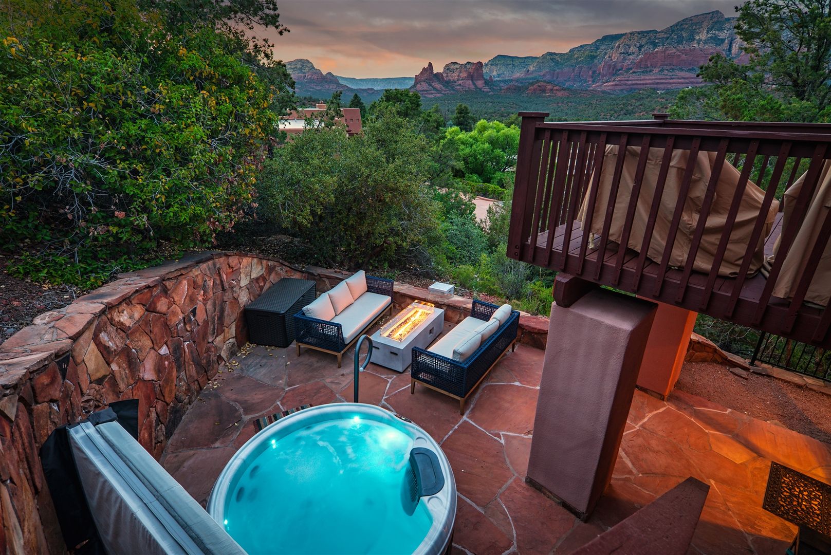 Sedona House: 160 Alhambra Rd