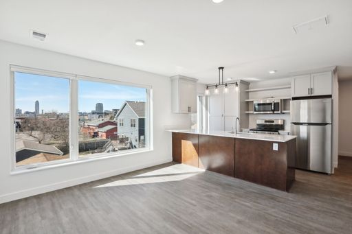 Equinox 2-bedroom/1-bathroom – photo 1