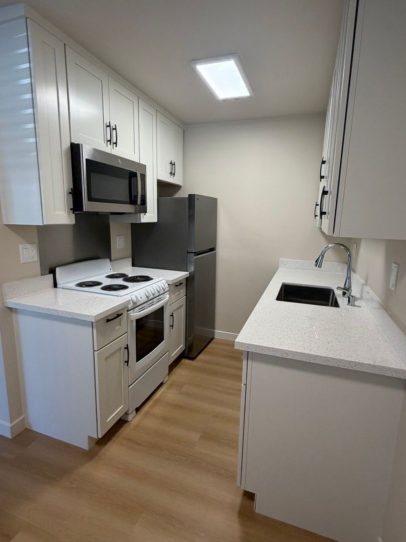 Sunnyvale Apartment: 758 Carmel Ave