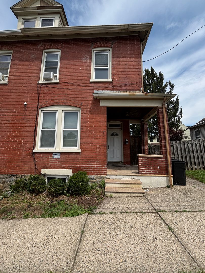 Easton House: 507 Parsons