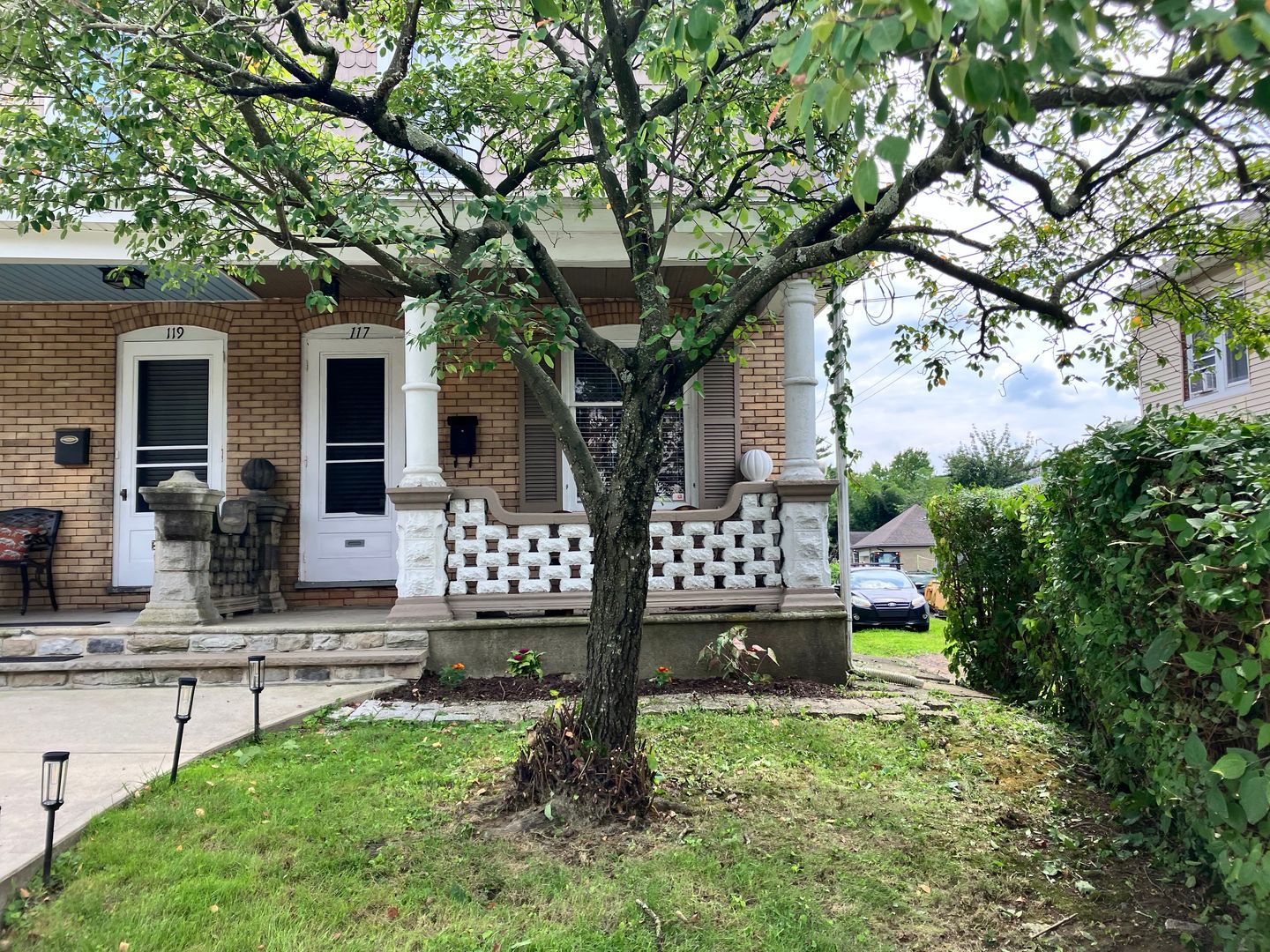 Easton House: 117 E Madison Street