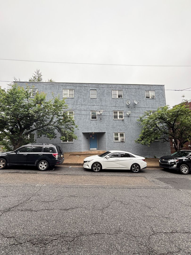 Bethlehem Apartment: 715 E 7th Street